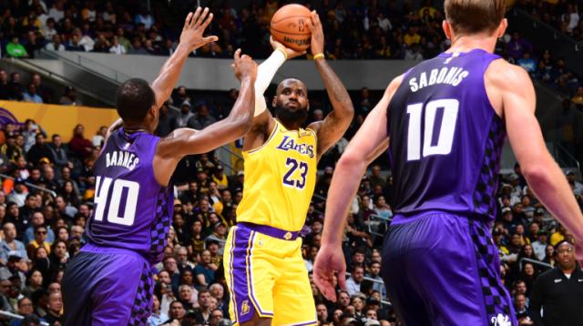 开云体育入口-【观察】单月投射效率比肩巅峰时期 詹姆斯过于可怕