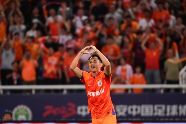 kaiyun-【中超】黄政宇加盟首球 泰山2比0送大连人10轮不胜