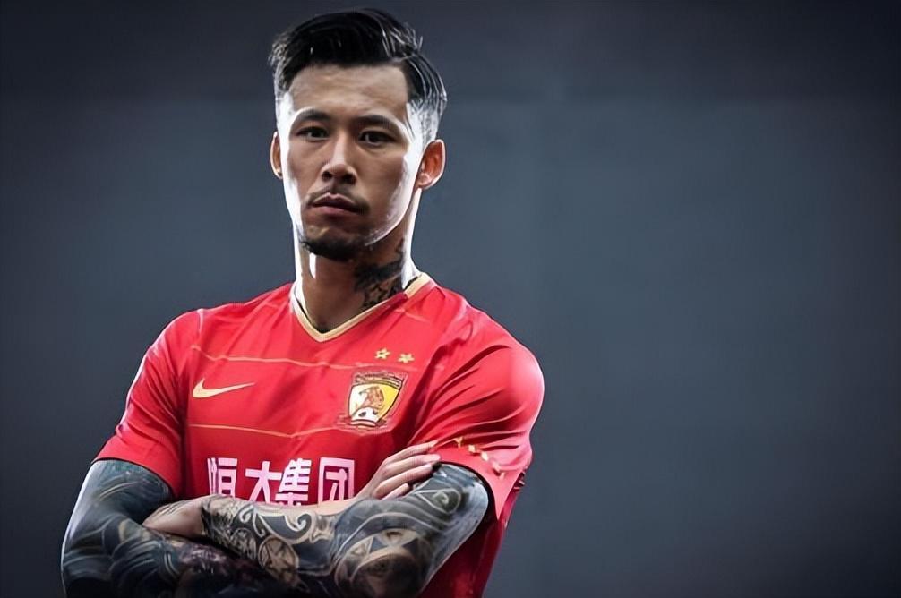 开云体育APP-武汉三镇右后卫新援正式官宣加盟，曾是亚泰绝对主力，值得期待